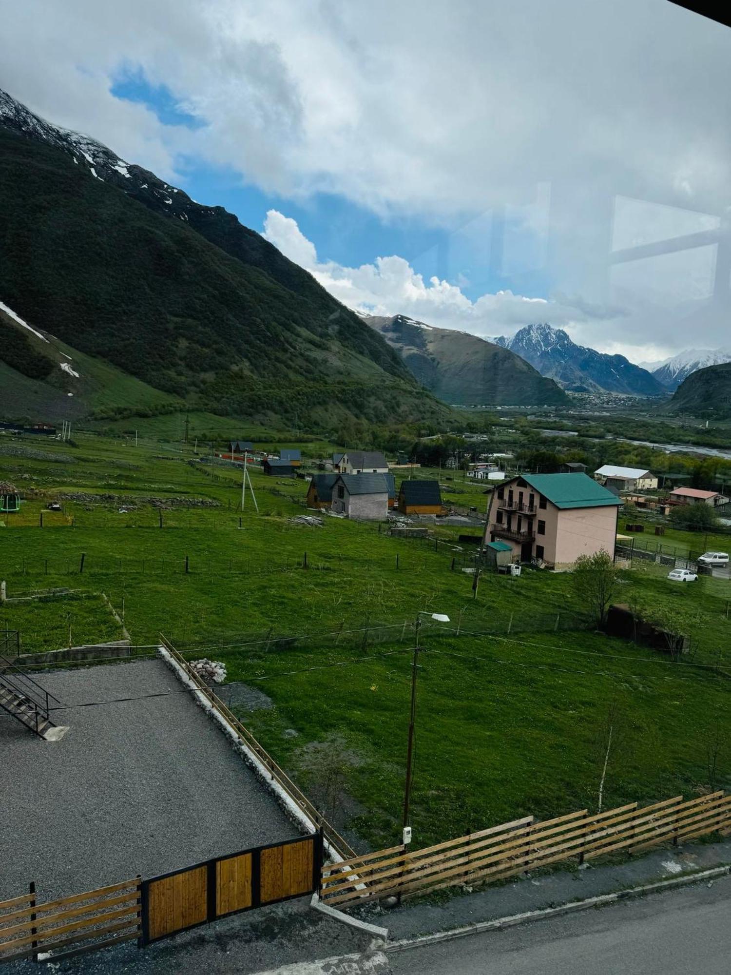 Chalet Kazbegi Hotel Buitenkant foto